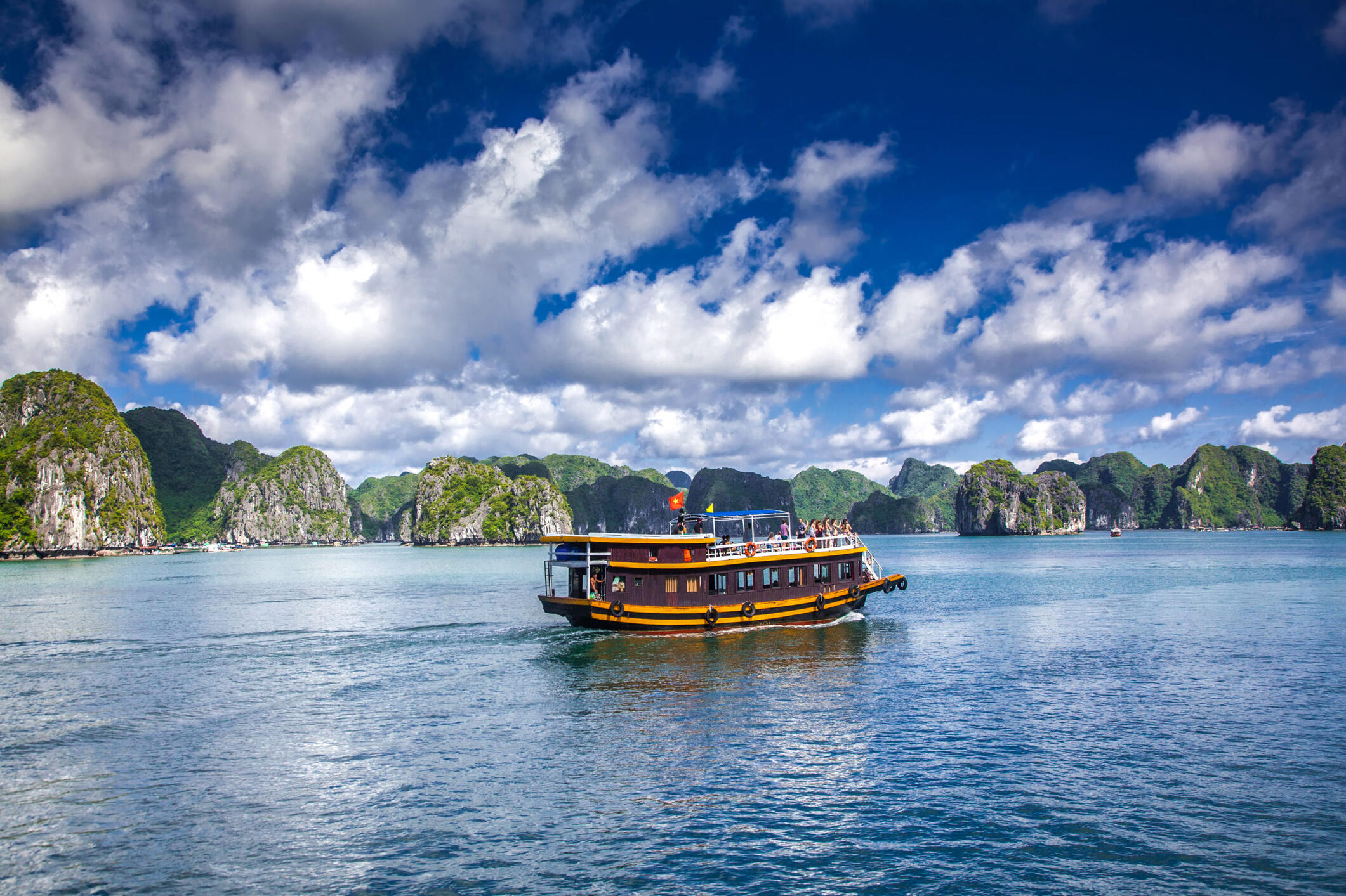 cruising among beautiful limestone rocks and secluded beaches in