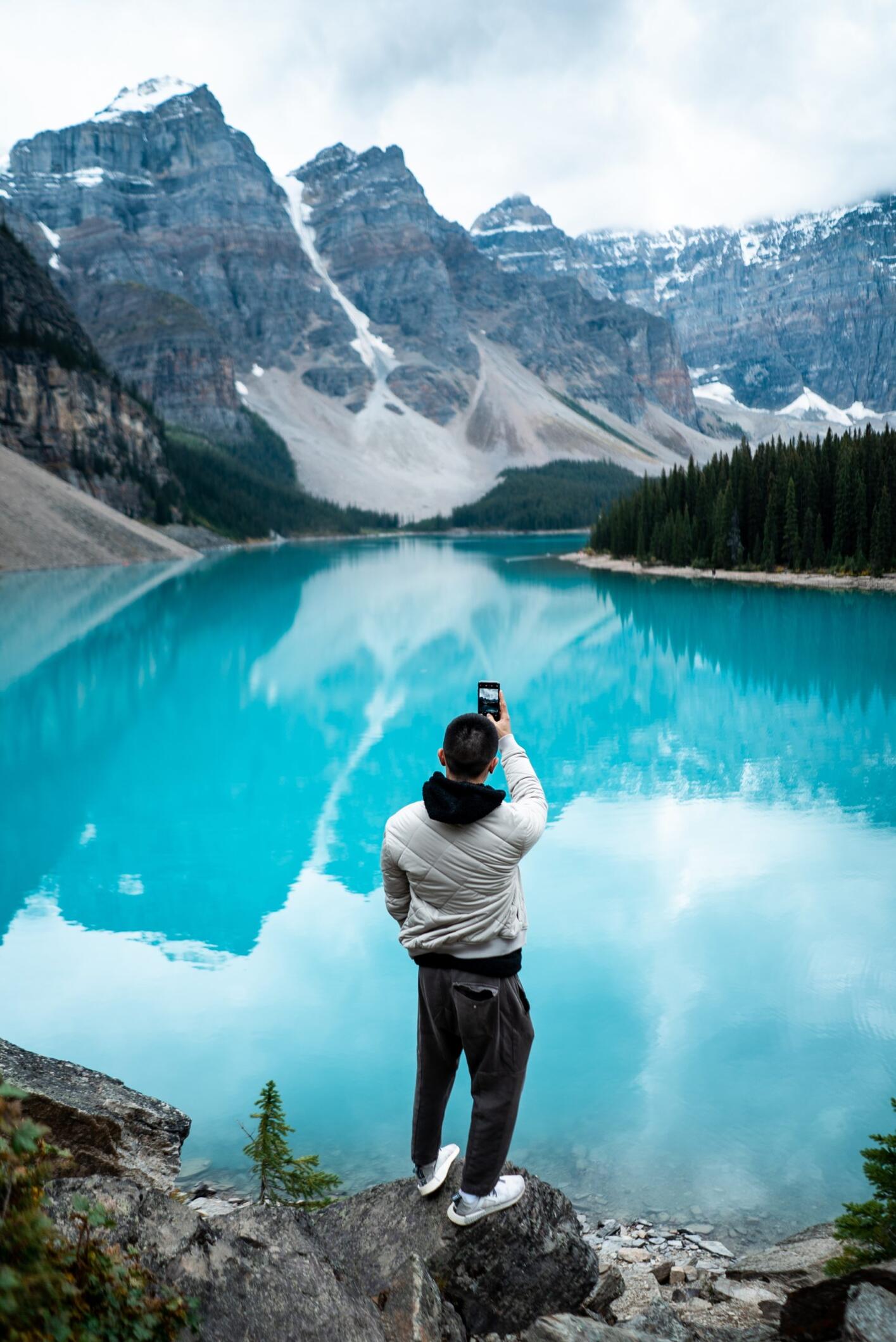 Moraine-Lake-Canada-Jasper-Banff
