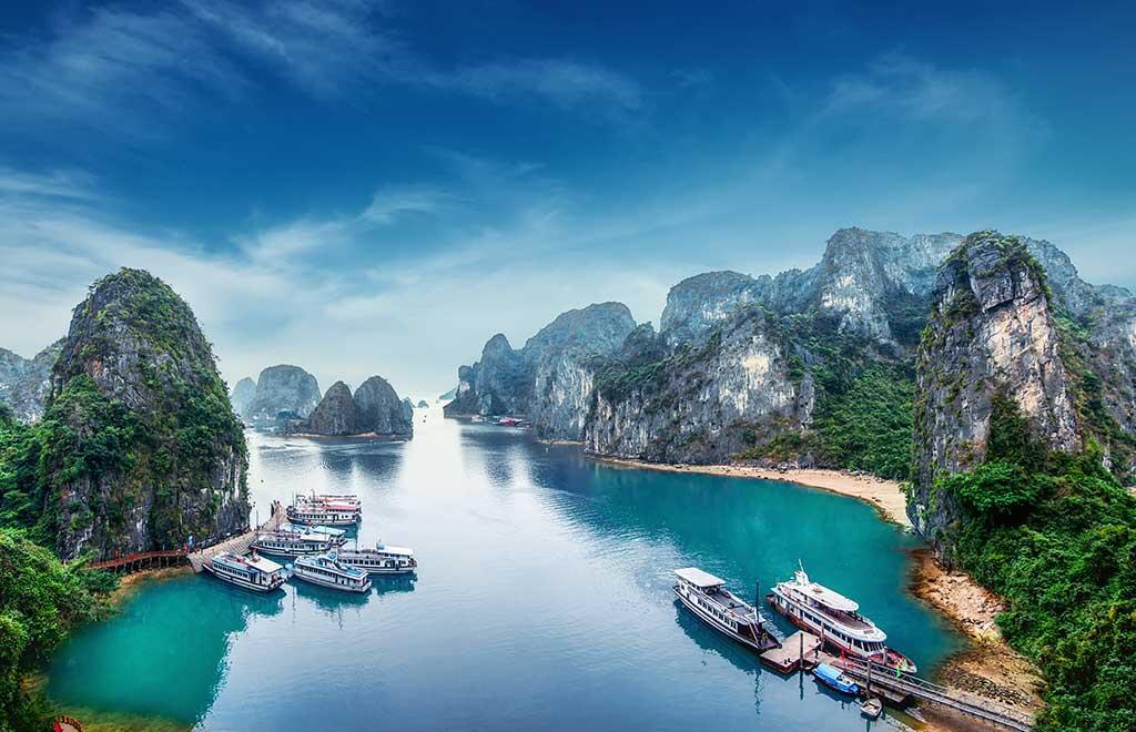 vietnam-halong-bay-01-blueberrytravel