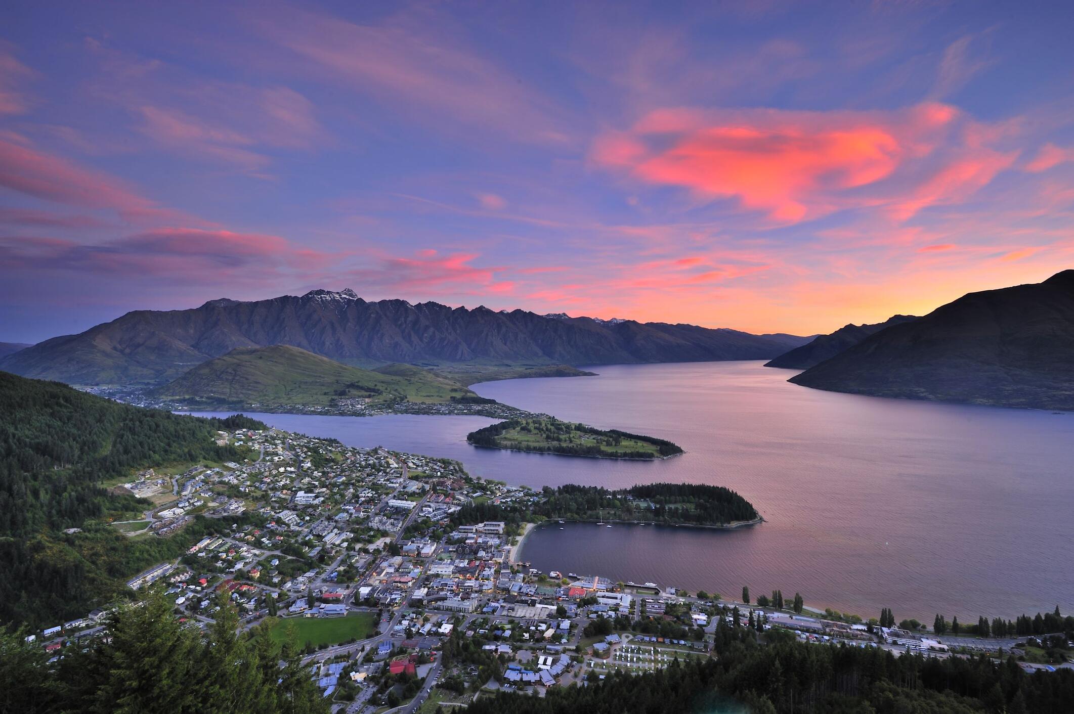 Nuova Zelanda - View of Queenstown - blueberry