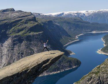 norvegia-fiordi-trolltunga-blueberry-travel