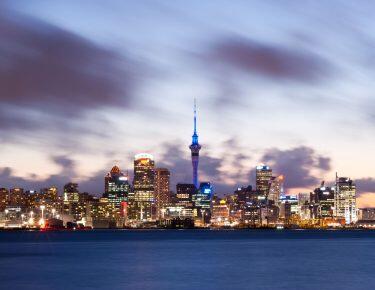 Nuova Zelanda - Auckland skyline - blueberry