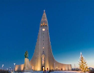 islanda-reykjavik-cattedrale-inverno-blueberrytravel