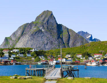norvegia-lofoten-reine-03-blueberrytravel