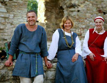 repubbliche-baltiche-lettonia-costumi-tradizionali-blueberrytravel