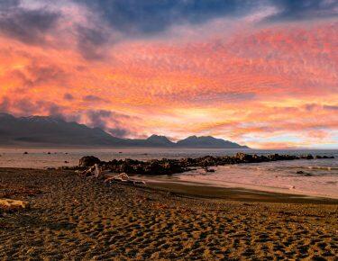 stunning-vibrant-colourful-cloudscape-skies-at-the-kaikoura-coastline-blueberry