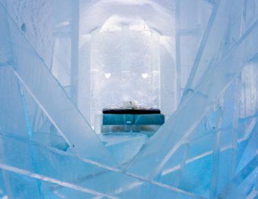 svezia-icehotel-365-art-suite-blueberrytravel